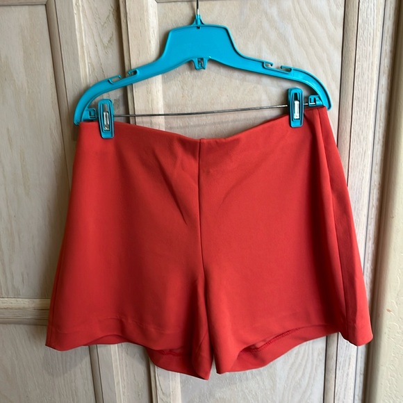 🌺 WHBM 5” Slip-On Shorts - Picture 6 of 10